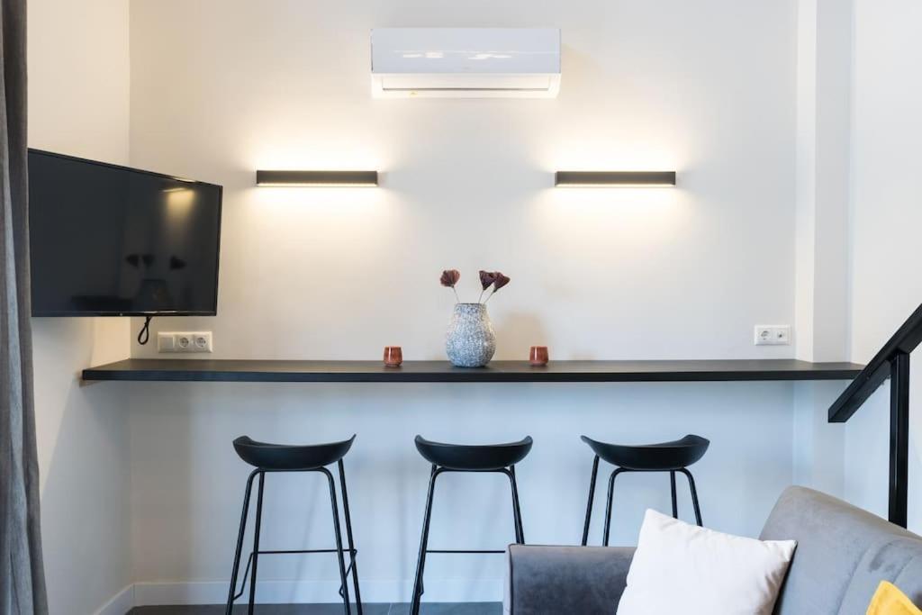 Academy Elegant Penthouse Loft / Stunning Terrace * 雅典