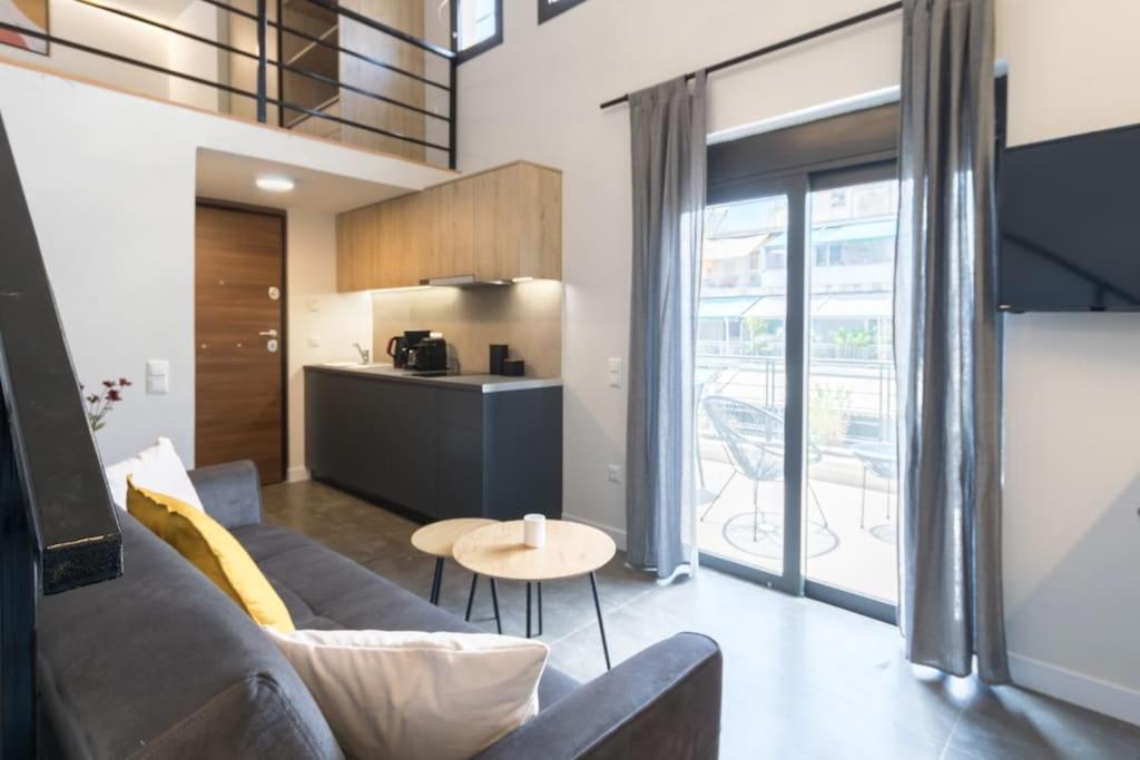 Academy Elegant Penthouse Loft / Stunning Terrace 雅典